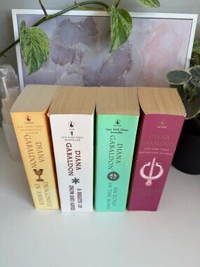 📚 Outlander series Paperback Bundle | Diana Gabaldon | 4 Book Set
